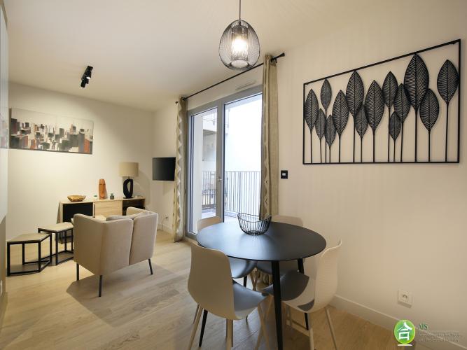 T3 2ème étage 57 m2 Toulouse rue Malcousinat Hyper centre Métro A Esquirol (1693) - web_01_-_Piece_de_vie_02.jpg