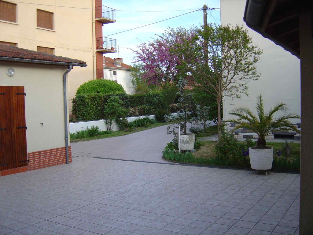 T2 Rez-de-chaussée 45 m2 Toulouse rue Charlas Proche centre Métro Barriére de Paris (287) - 4bd800895318f.jpg